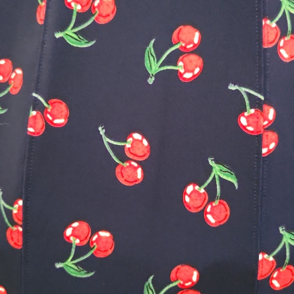 Navy blue and cherries skirt - M - Picture 2 of 3